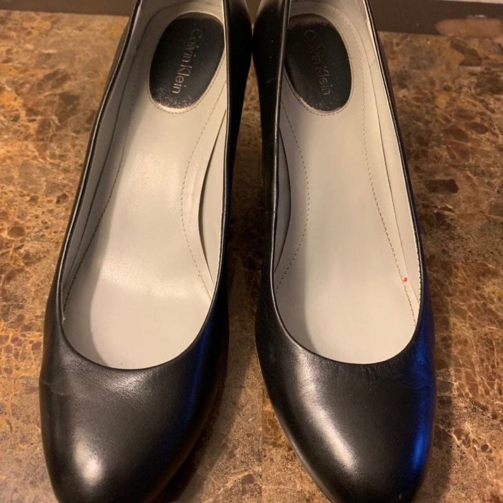 Calvin Klein-Black Pumps